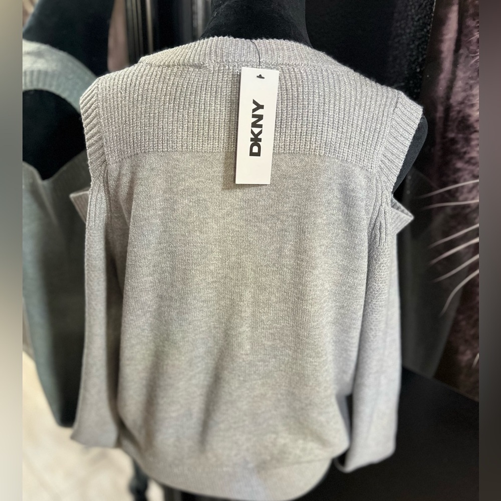 🩶🖤 DKNY Cutout Shoulder Sweater-SZ L🖤🩶NWT - Picture 7 of 11